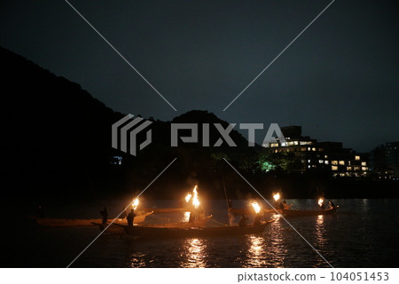 Nagara River Cormorant Total View Nagara River Cormorant Total View 104051453