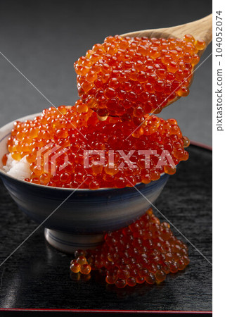 Fresh and delicious salmon roe marinated in soy sauce Fresh and delicious salmon roe marinated in soy sauce 104052074