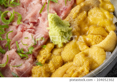 美味的海膽碗和金槍魚 104052302