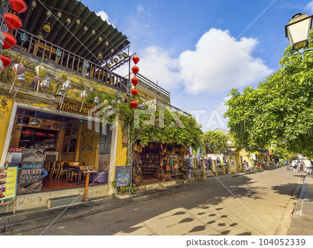 Colorful streets of Hoi An, Vietnam 104052339