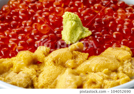 海膽鮭魚子海鮮蓋飯 104052690