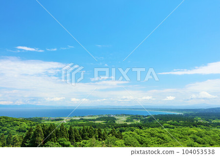 Akita prefecture, blue sky of Oga peninsula, view from Hachibodai 104053538