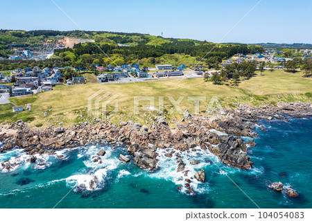 "Aomori Prefecture" Shooting the Tanesashi Coast from the sea side with a drone 104054083