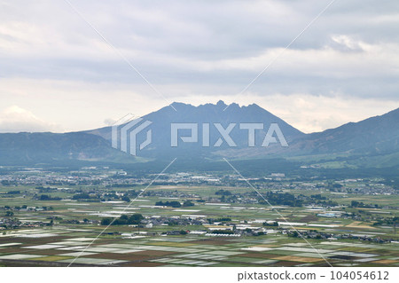 View of Mt. Aso (Aso City, Kumamoto Prefecture) 104054612