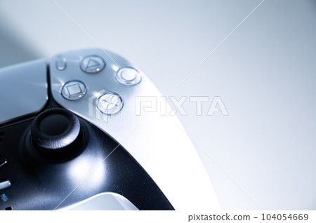Game controller_white background 104054669