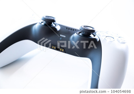 遊戲控制器_白色背景 104054698
