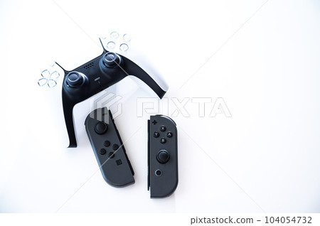 Game controller_white background Game controller_white background 104054732