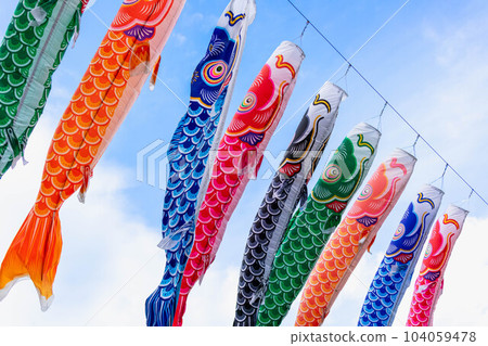 彩旗飄揚在五月的藍天 彩旗飄揚在五月的藍天 104059478