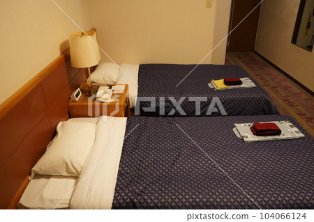 beautiful bedroom 104066124
