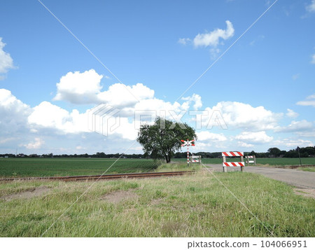 Apeldoorn is a municipality and city in the province of Gelderland in the centre of the Netherlands. Apeldoorn is a municipality and city in the province of Gelderland in the centre of the Netherlands. 104066951