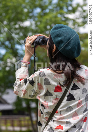 Michi-no-Eki Den-en Plaza 女性遊客觀鳥 Michi-no-Eki Den-en Plaza 女性遊客觀鳥 104067701