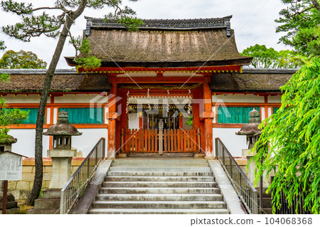 Middle Gate of Omotogu Shrine, Sakyo Ward, Kyoto City (Tangible Cultural Property Designated by Kyoto Prefecture) 104068368