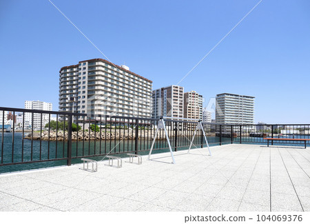 Cycle stand in the old lighthouse area of Akashi Port (Akashi City, Hyogo Prefecture) 104069376