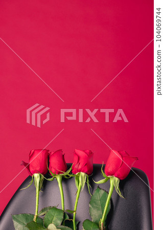 [Flowers and chairs ~flowers and chairs~] Red roses and shell side chairs 104069744