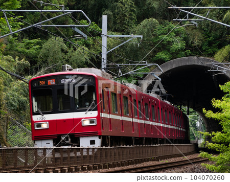 Red train Red train 104070260