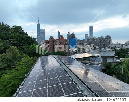renewable energy 104070265