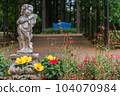 Scenery of a tourist spot where spring flowers bloom 104070984
