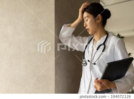 physician, worried, worry 104072126