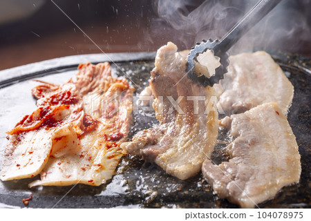 韓國美味的五花肉菜 104078975