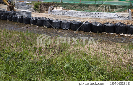 河岸保護工作 暴雨破壞道路沿線的防沖刷工作 104080238