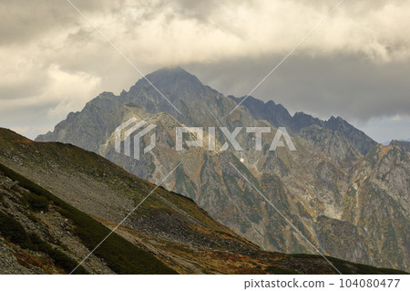 Bessan Nokkoshi的秋景（Tsurugi山，2021年9月，富山縣立山町） 104080477