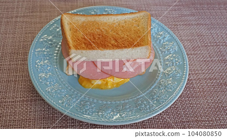 美味的火腿雞蛋吐司 美味的火腿雞蛋吐司 104080850