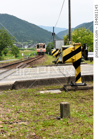 新綠的明智鐵道東野站 新綠的明智鐵道東野站 104081145