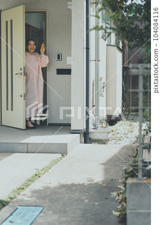 female, females, lady 104084116