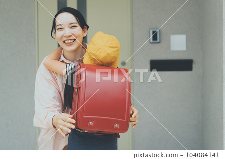 elementary student, primary school child, schooler 104084141