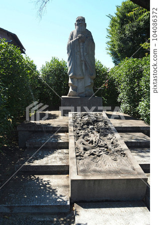 Historic Site: Statue of Confucius at Ashikaga School [Ashikaga City, Tochigi Prefecture] 104086372