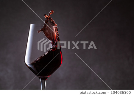 搖晃紅酒 104086500