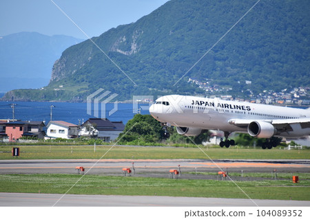 airplane airplane 104089352