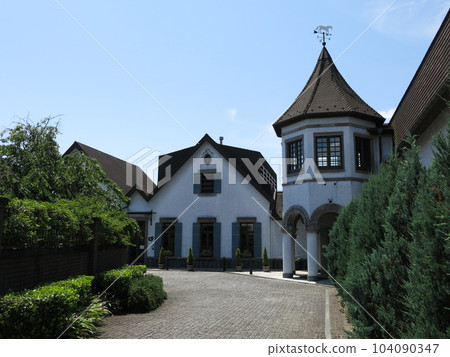 Ichikawa City Higashiyamaen Memorial Hall 104090347