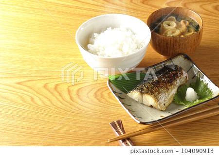 設置烤鯖魚的膳食 設置烤鯖魚的膳食 104090913