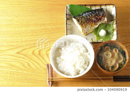 Set meal of grilled mackerel 104090919