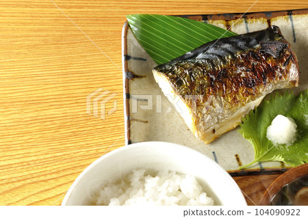Set meal of grilled mackerel 104090922