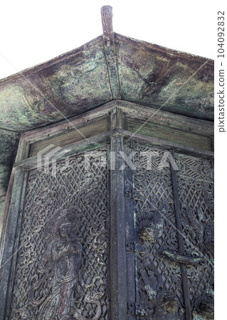 Todaiji gold copper octagon lantern Todaiji gold copper octagon lantern 104092832