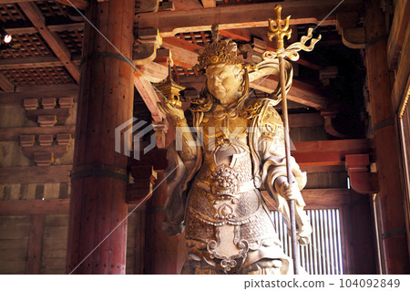 東大寺大佛殿多聞天像 104092849