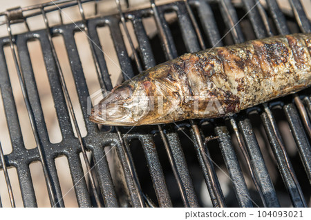 [Salted sardine grilled at the auto campsite] 104093021