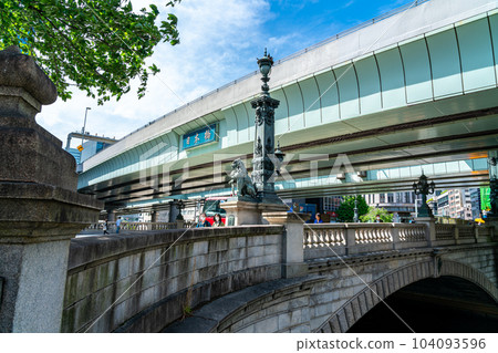 [Tokyo] Nihonbashi with a refreshing blue sky 104093596