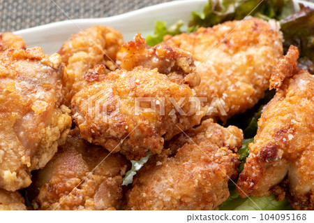 炸雞特寫鏡頭(炸雞大腿)。 炸雞特寫鏡頭(炸雞大腿)。 104095168