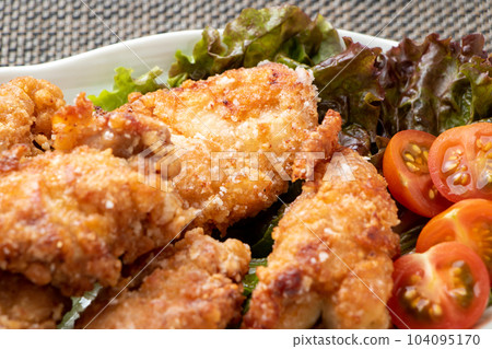 炸雞特寫鏡頭(炸雞大腿)。 炸雞特寫鏡頭(炸雞大腿)。 104095170