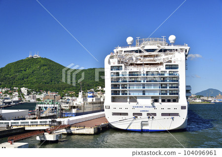Photographing the scenery of the cruise ship Diamond Princess that calls at Hakodate Port in Hakodate City, Hokkaido in early summer 104096961