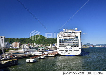 Photographing the scenery of the cruise ship Diamond Princess that calls at Hakodate Port in Hakodate City, Hokkaido in early summer 104096962