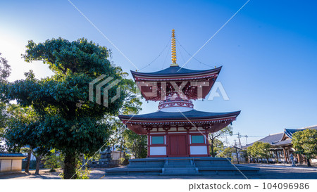 在陽光明媚的秋日，從通往轄區的道路上看到的多寶塔風景 ``Rengein Tanjoji'' 玉名市 104096986