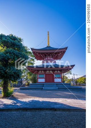 Tahoto pagoda scenery seen from the approach to the precincts on a sunny autumn day ``Rengein Tanjoji'' Tamana City Tahoto pagoda scenery seen from the approach to the precincts on a sunny autumn day ``Rengein Tanjoji'' Tamana City 104096988
