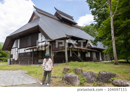 An old folk house in Kawaba Village A woman visiting the manor's mansion An old folk house in Kawaba Village A woman visiting the manor's mansion 104097151