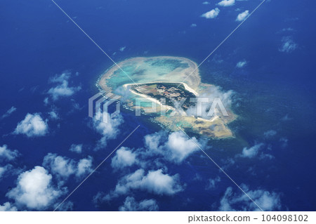 從飛機上看到的沖繩海 104098102