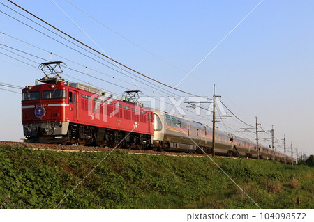 Cassiopeia Travelogue, a sleeper train that runs on the Tohoku Main Line in the evening 104098572