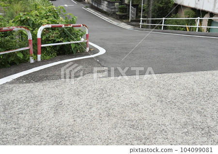 拐彎處危險 104099081